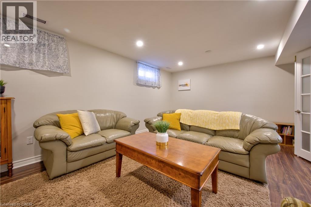 6 MARCON Court, Kitchener, Ontario, N2E3G3 — Photo 35