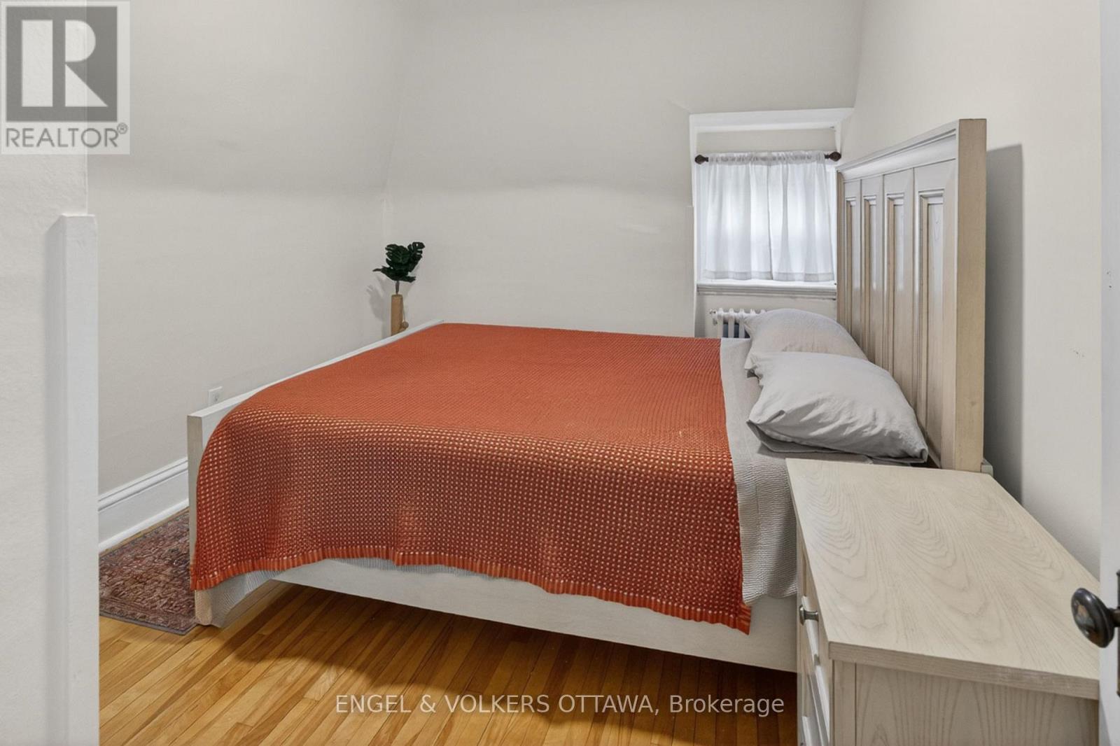 523 MCLEOD STREET - 22