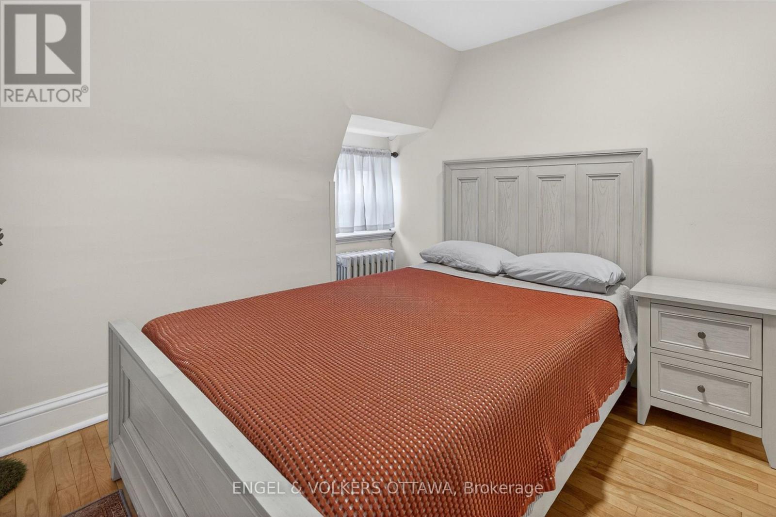 523 MCLEOD STREET - 23