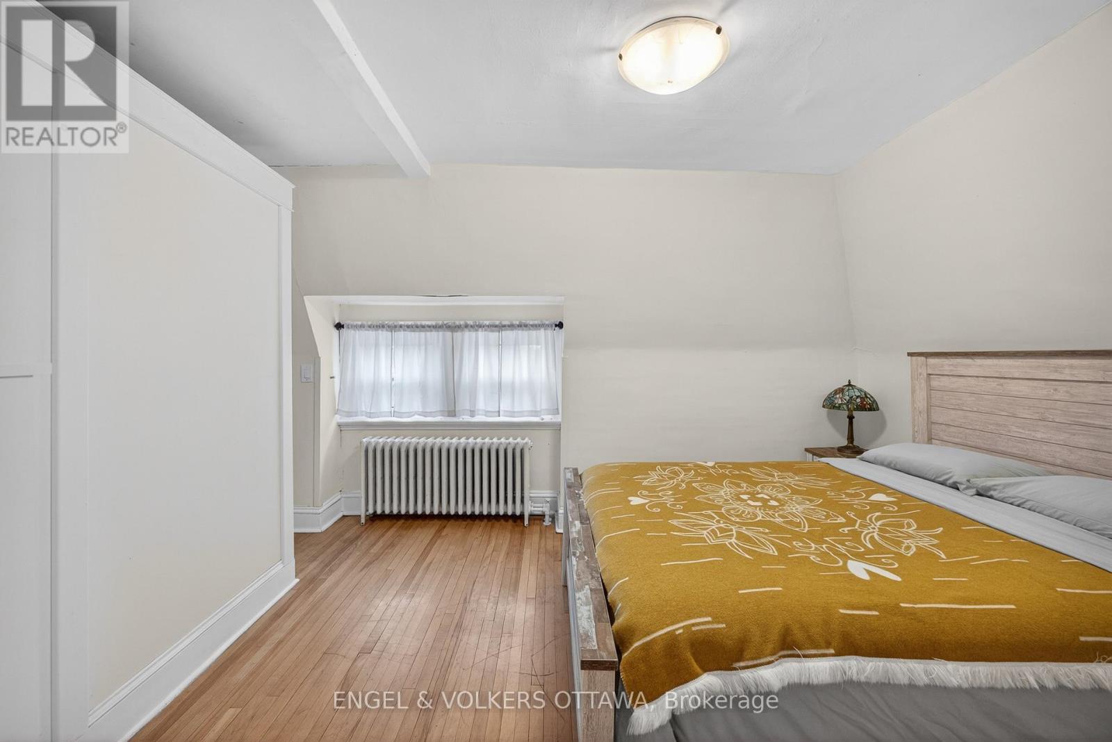 523 MCLEOD STREET - 26