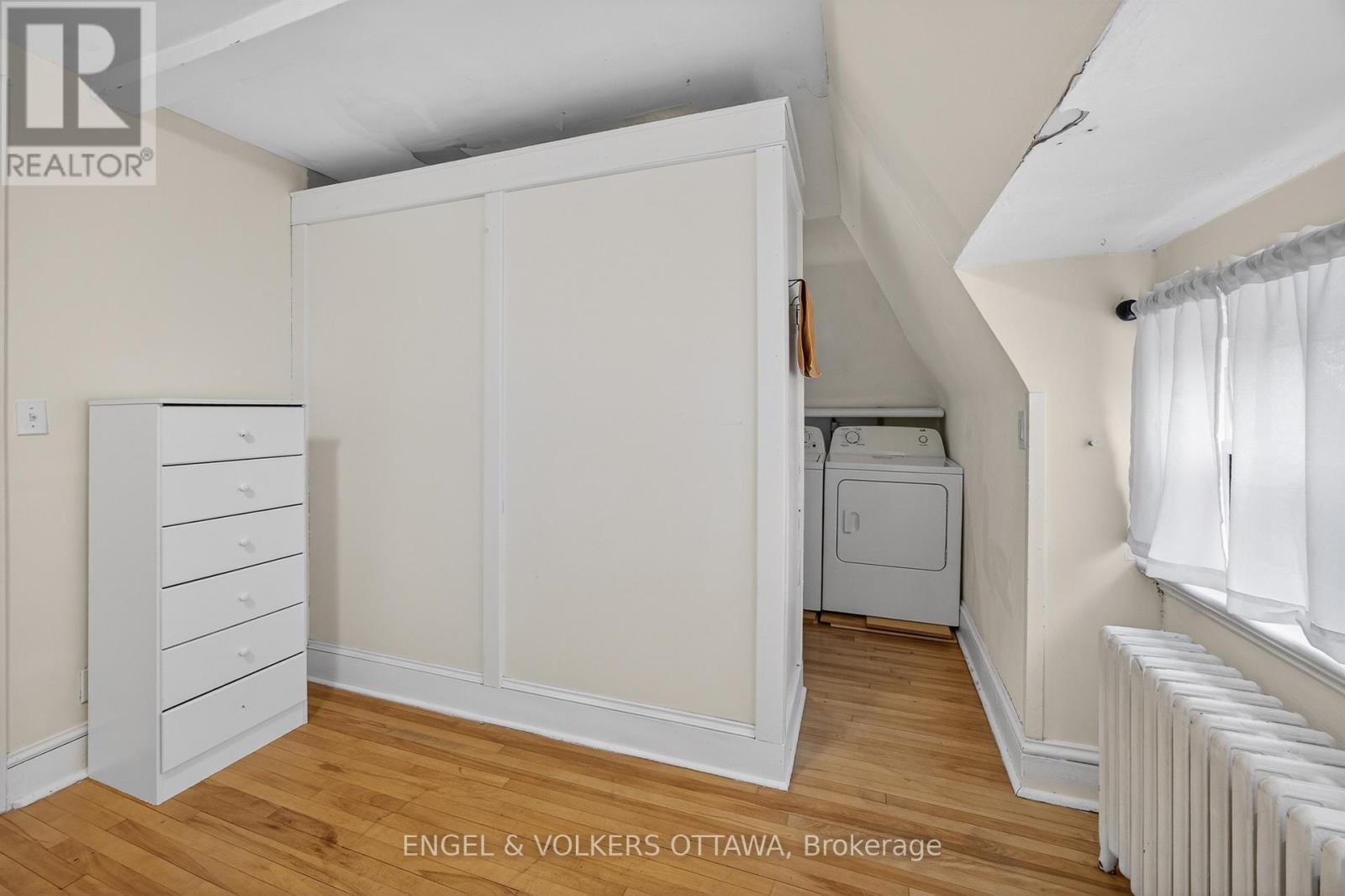 523 MCLEOD STREET - 27