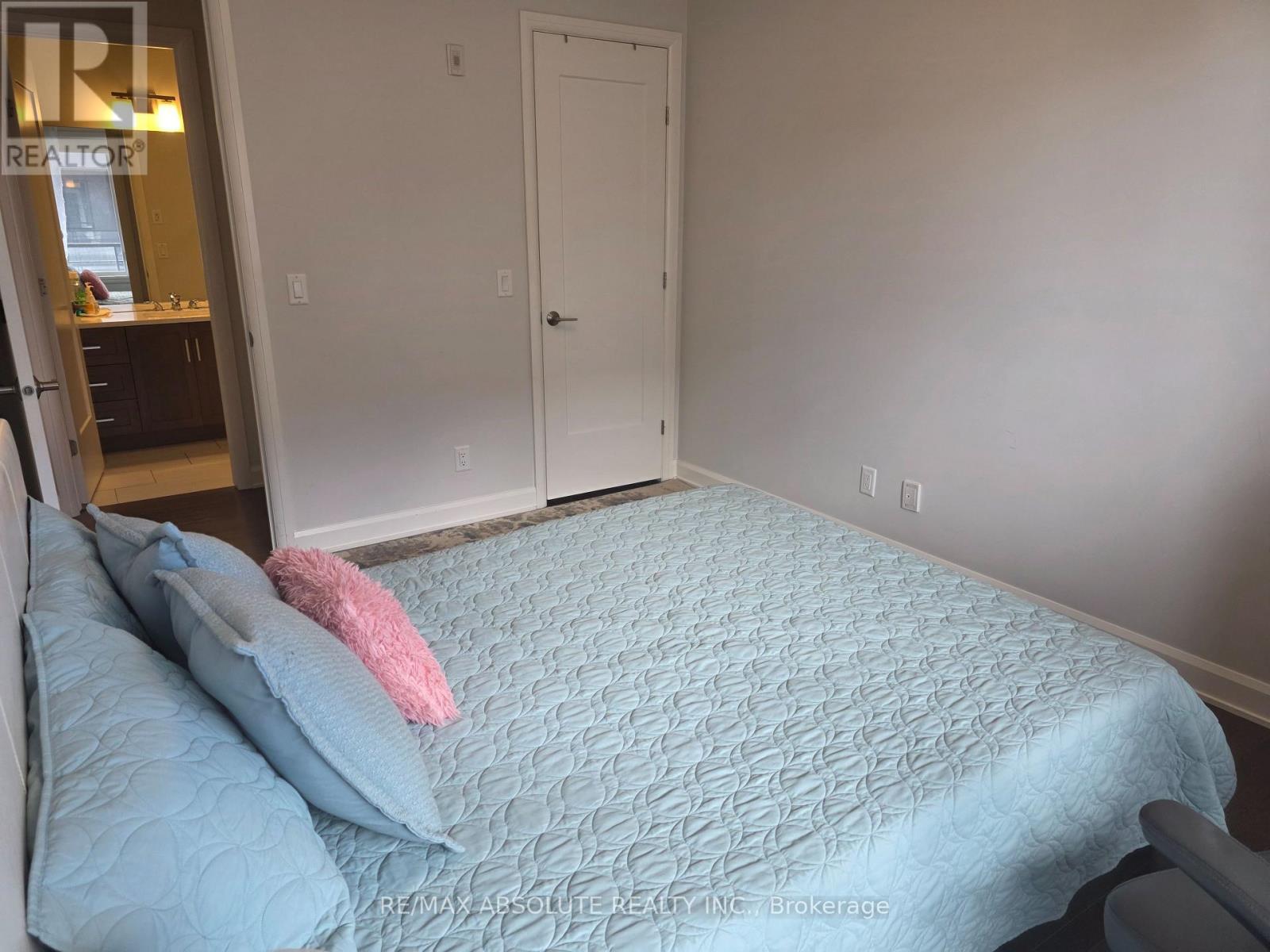 #203 160 BOUNDSTONE WAY - 18