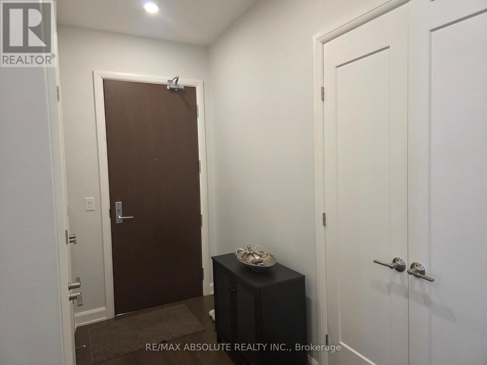 #203 160 BOUNDSTONE WAY - 3