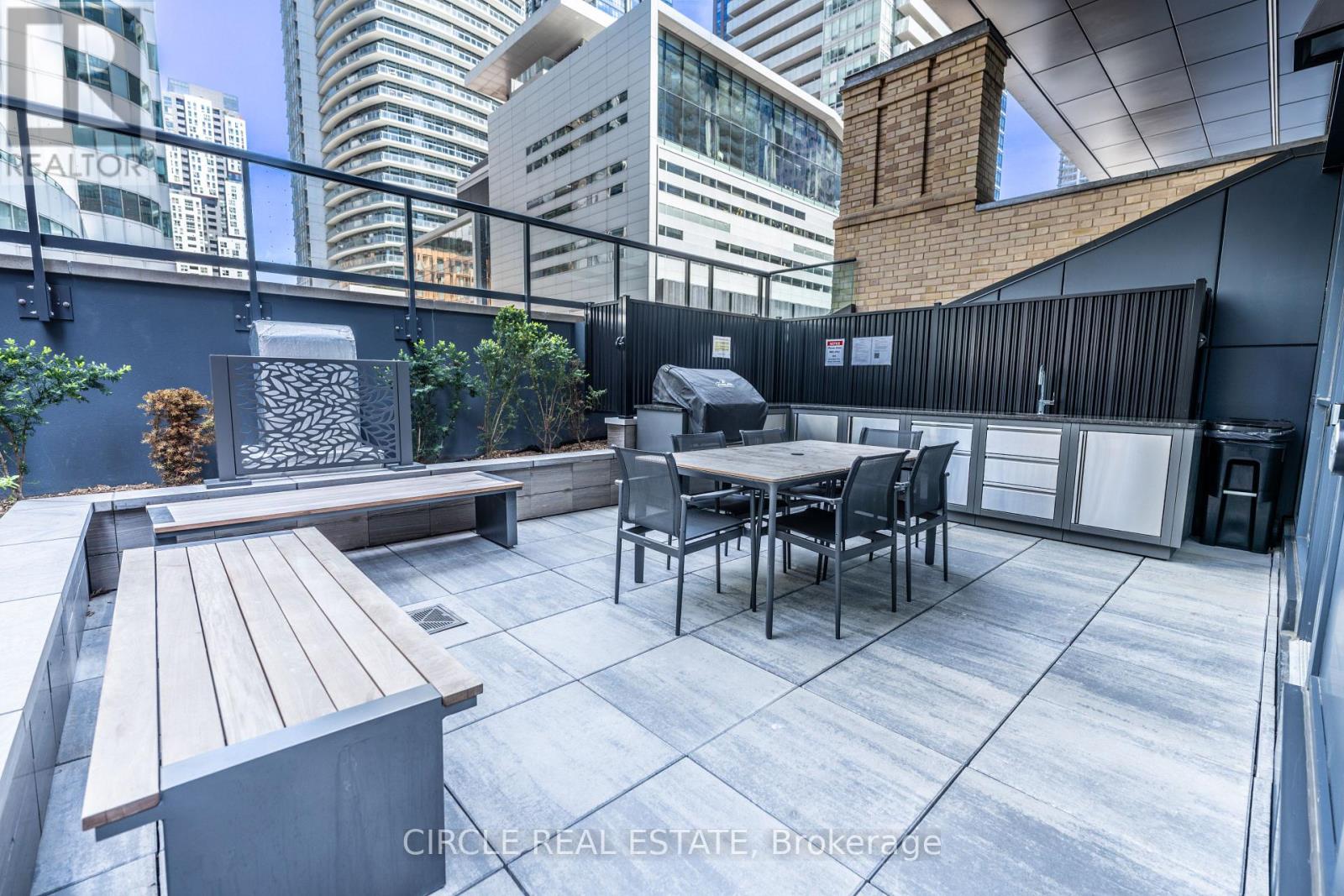 #2705 327 KING STREET W - 37
