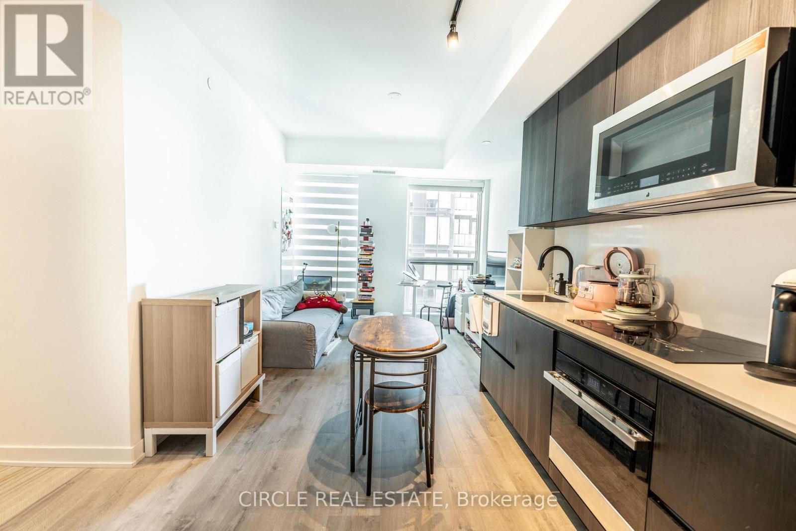 #2705 327 KING STREET W - 9