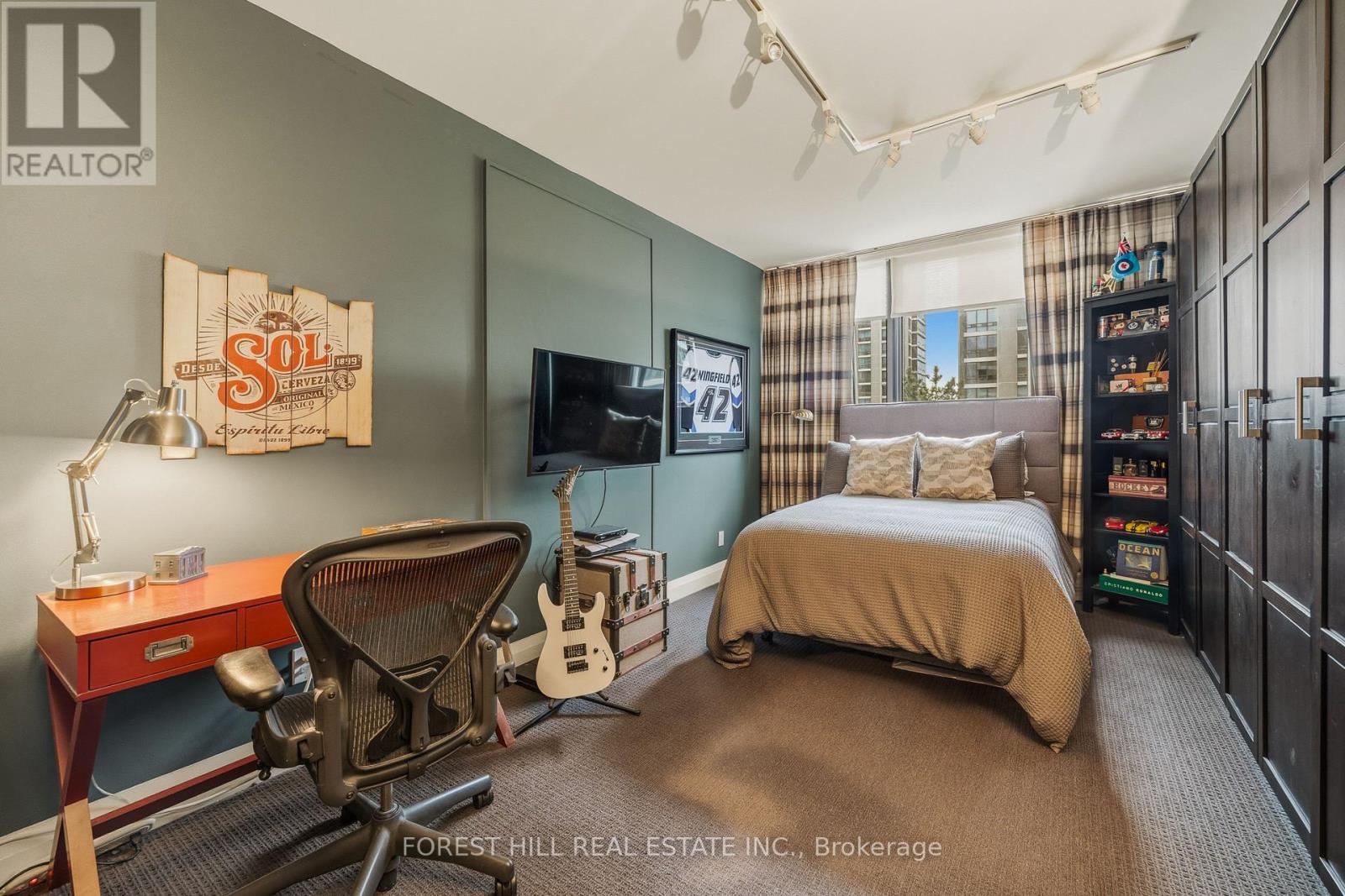 #402 616 AVENUE ROAD - 17