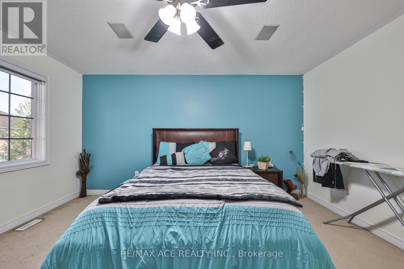 72 TAVERNER CRESCENT S - 27