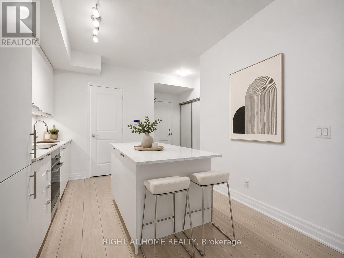 #1807 30 ELM DRIVE W - 11