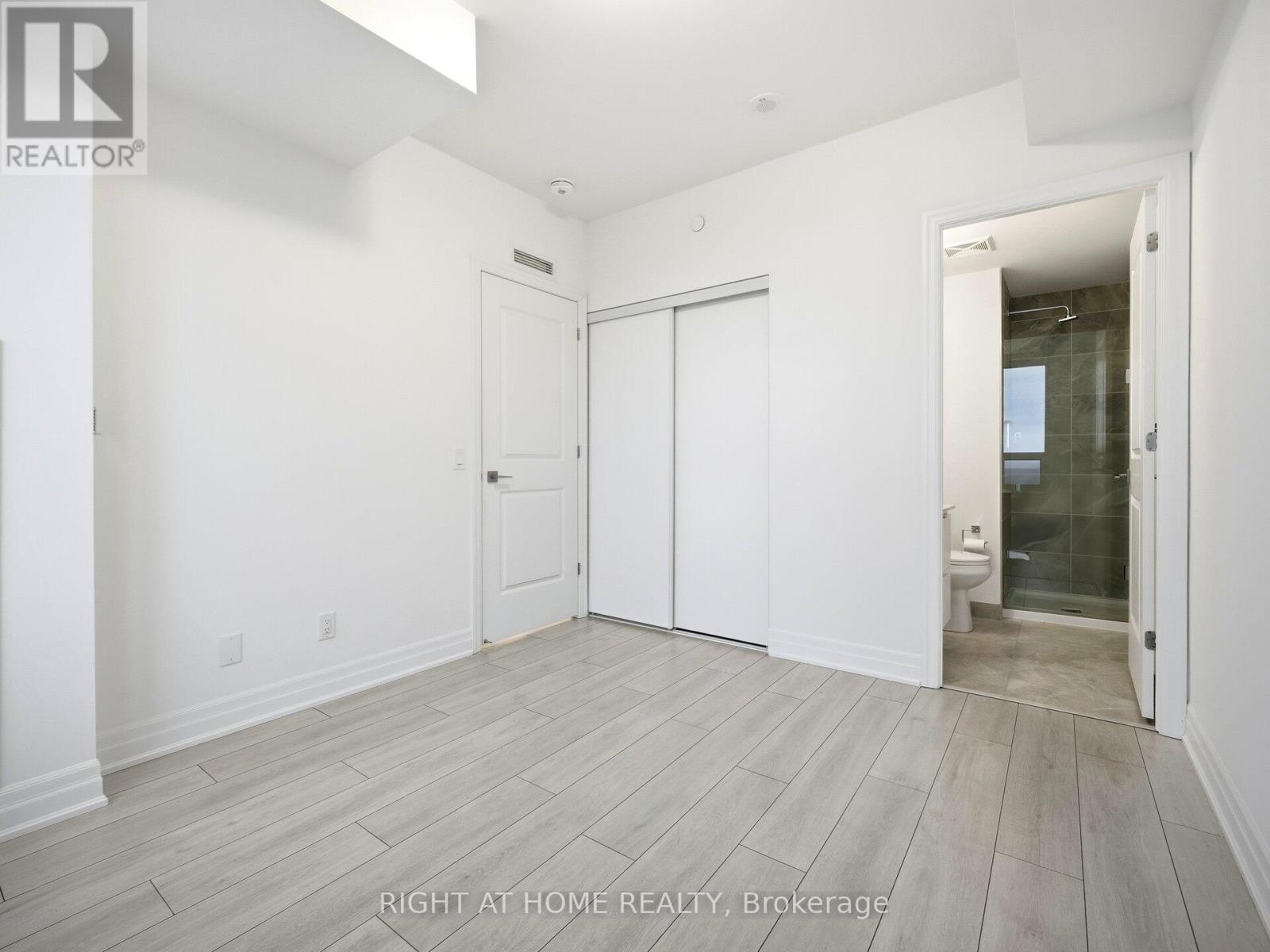 #1807 30 ELM DRIVE W - 27