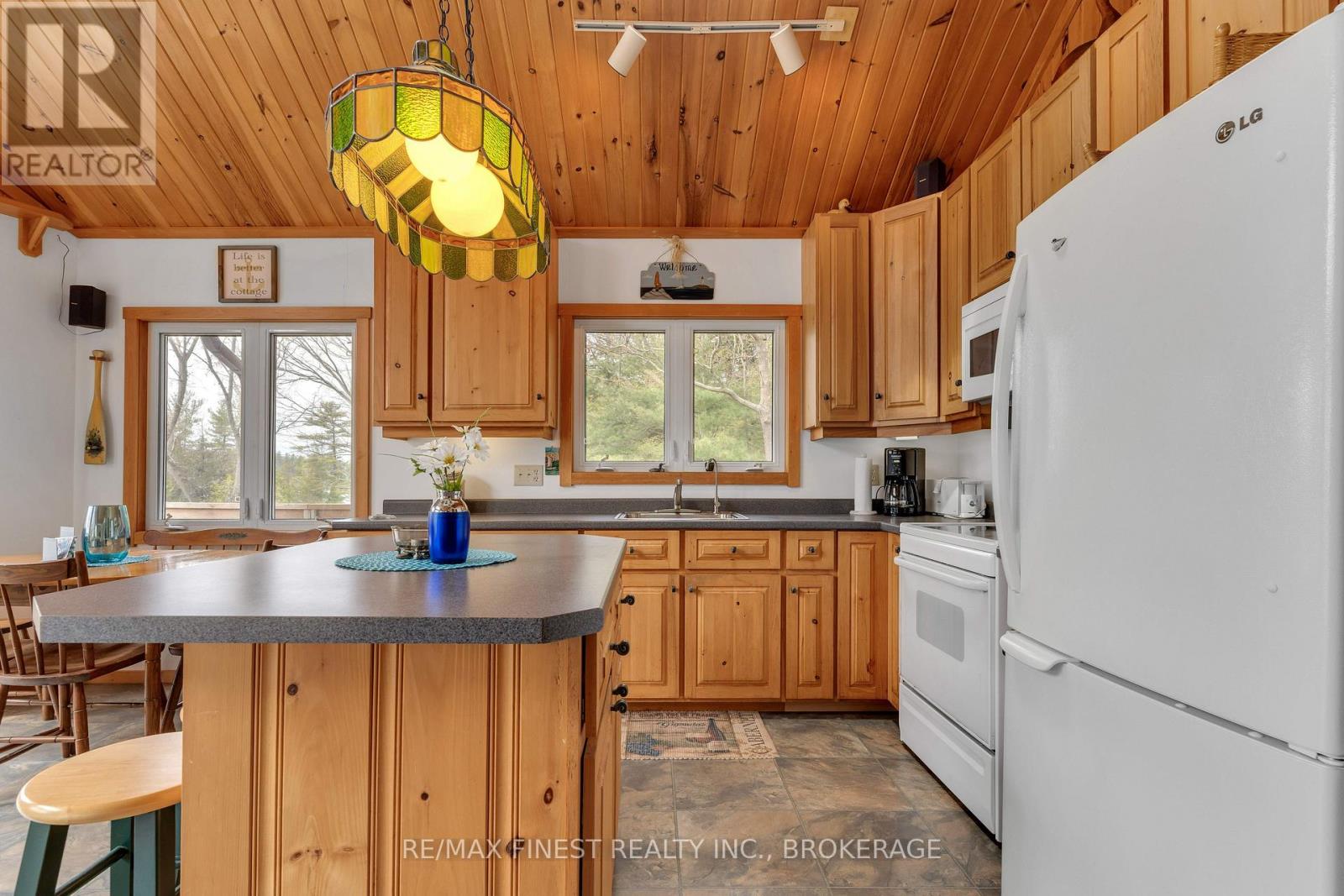 14 DOWNIE ISLAND - 11