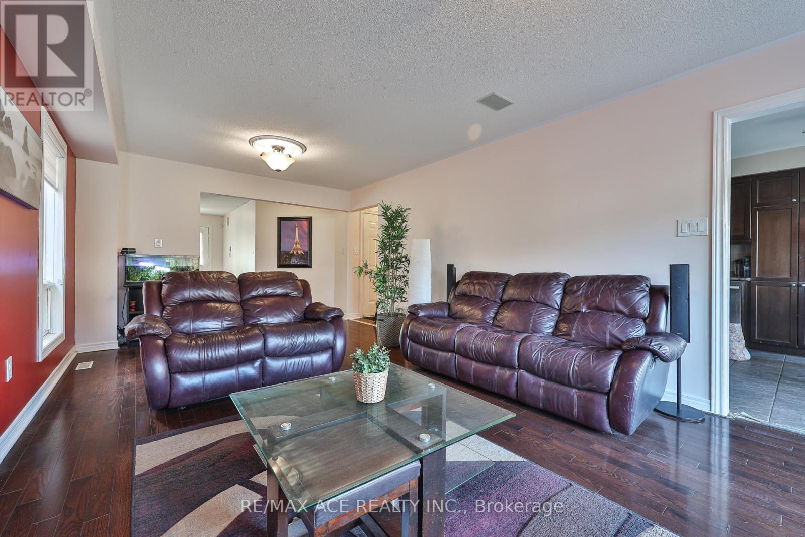 72 TAVERNER CRESCENT S - 9