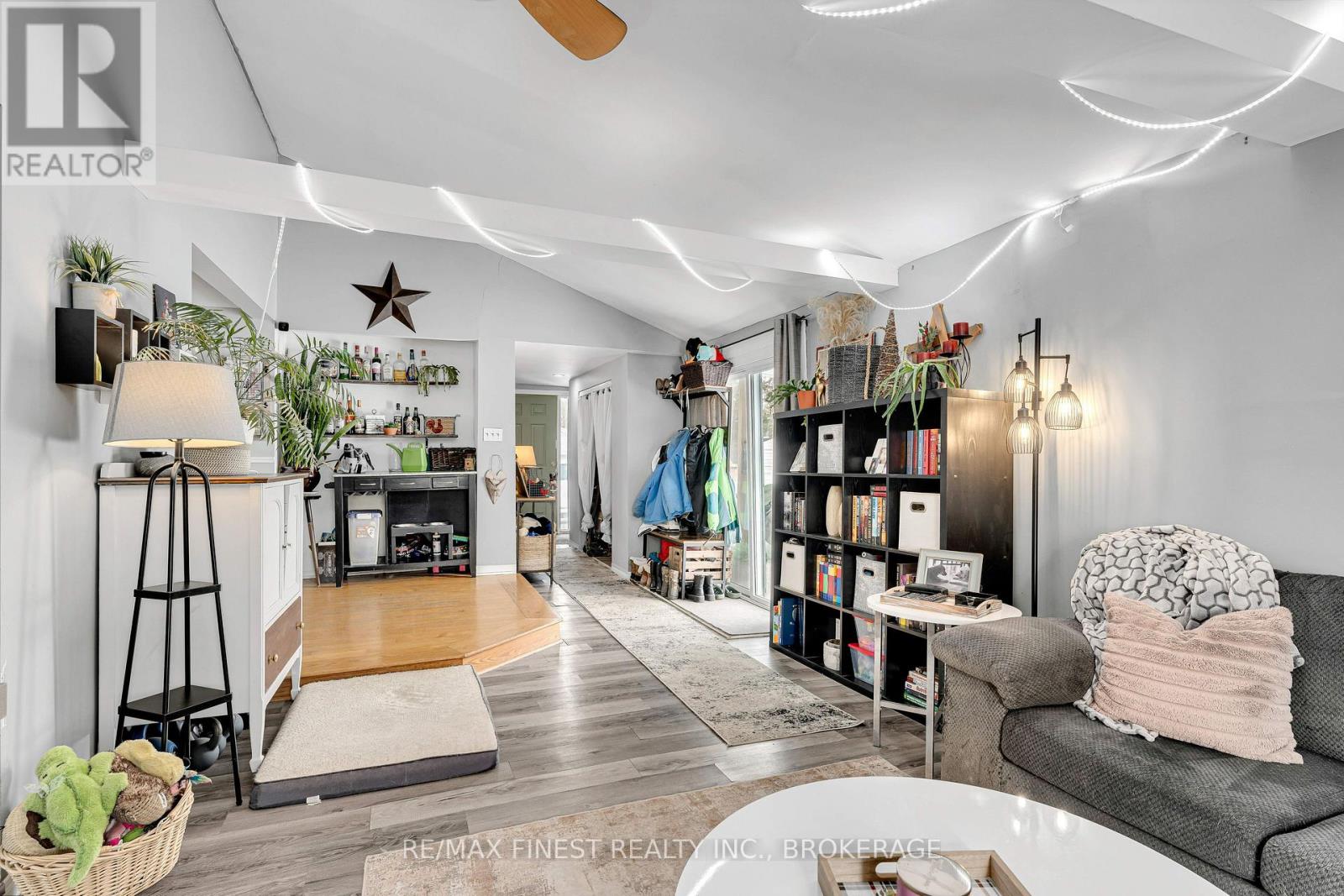 206 MAIN STREET - 13
