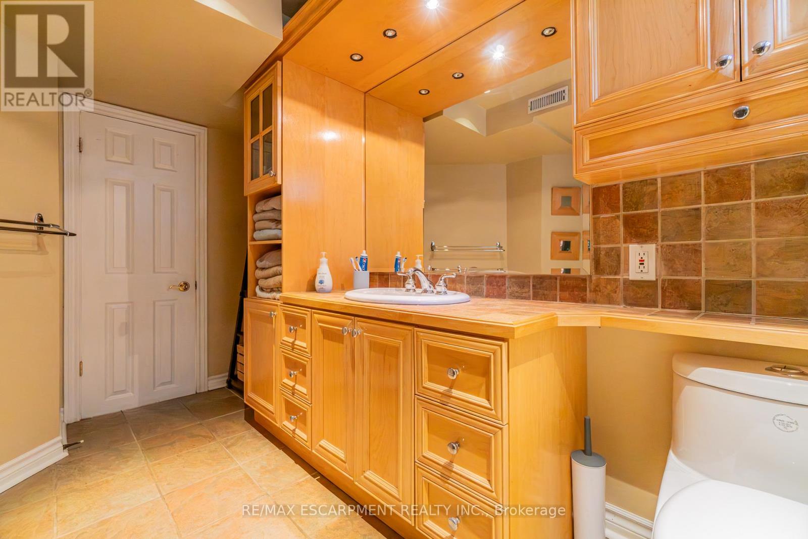 5349 BROMLEY ROAD - 37