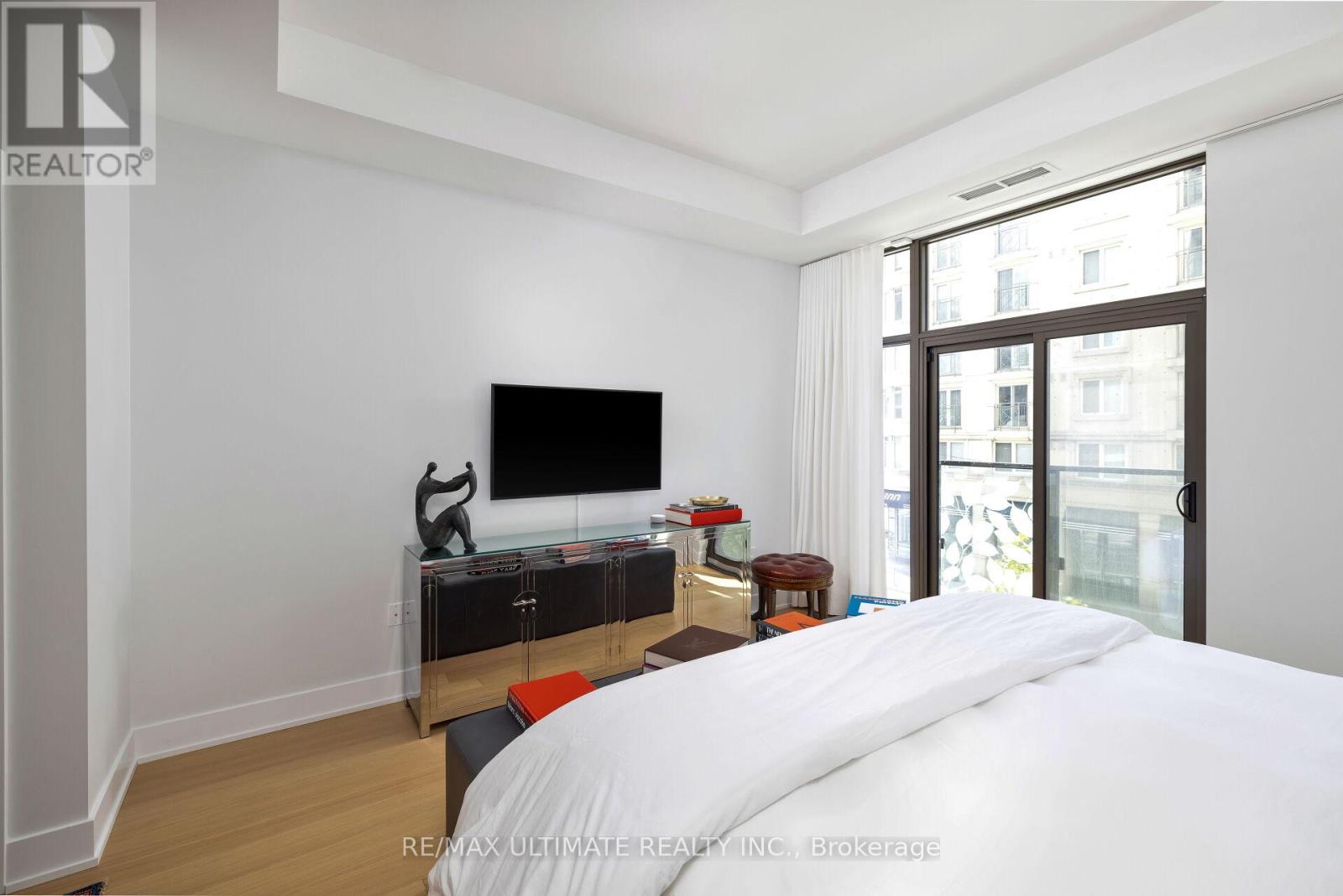 #206 6 JACKES AVENUE - 32