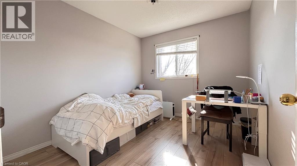 719 PARIS Boulevard, Waterloo, Ontario, N2T2X9 — Photo 9