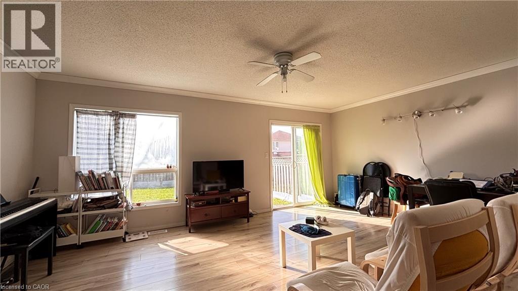 719 PARIS Boulevard, Waterloo, Ontario, N2T2X9 — Photo 10