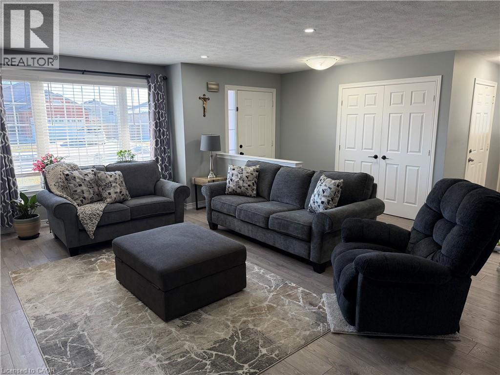 29 MAPLEVIEW Drive - 10
