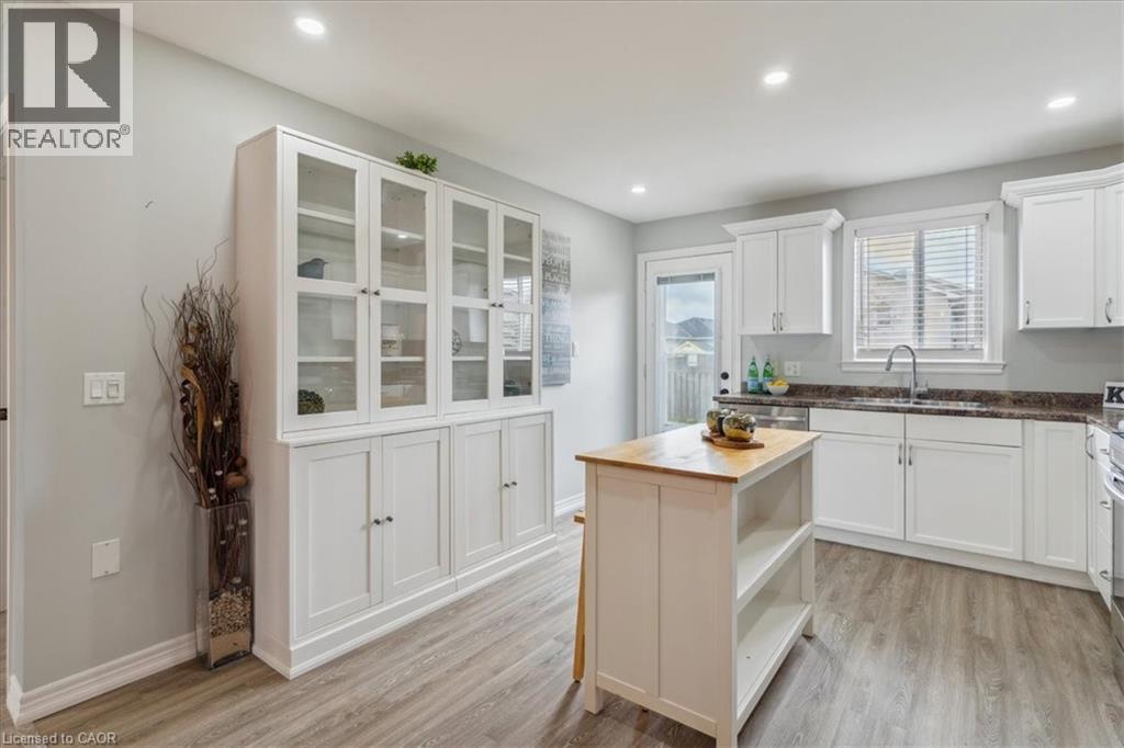 29 MAPLEVIEW Drive - 15