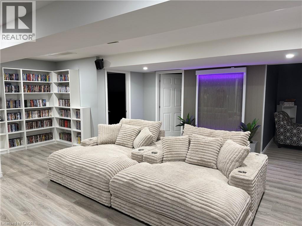 29 MAPLEVIEW Drive - 28