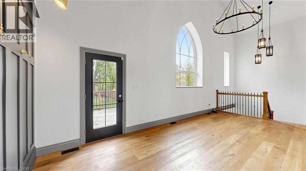5-bedroom home for sale at 41 TALBOT Road, Delhi ON · photo 13 of 39