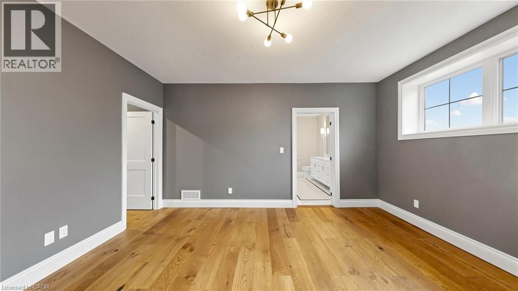 5-bedroom home for sale at 41 TALBOT Road, Delhi ON · photo 16 of 39