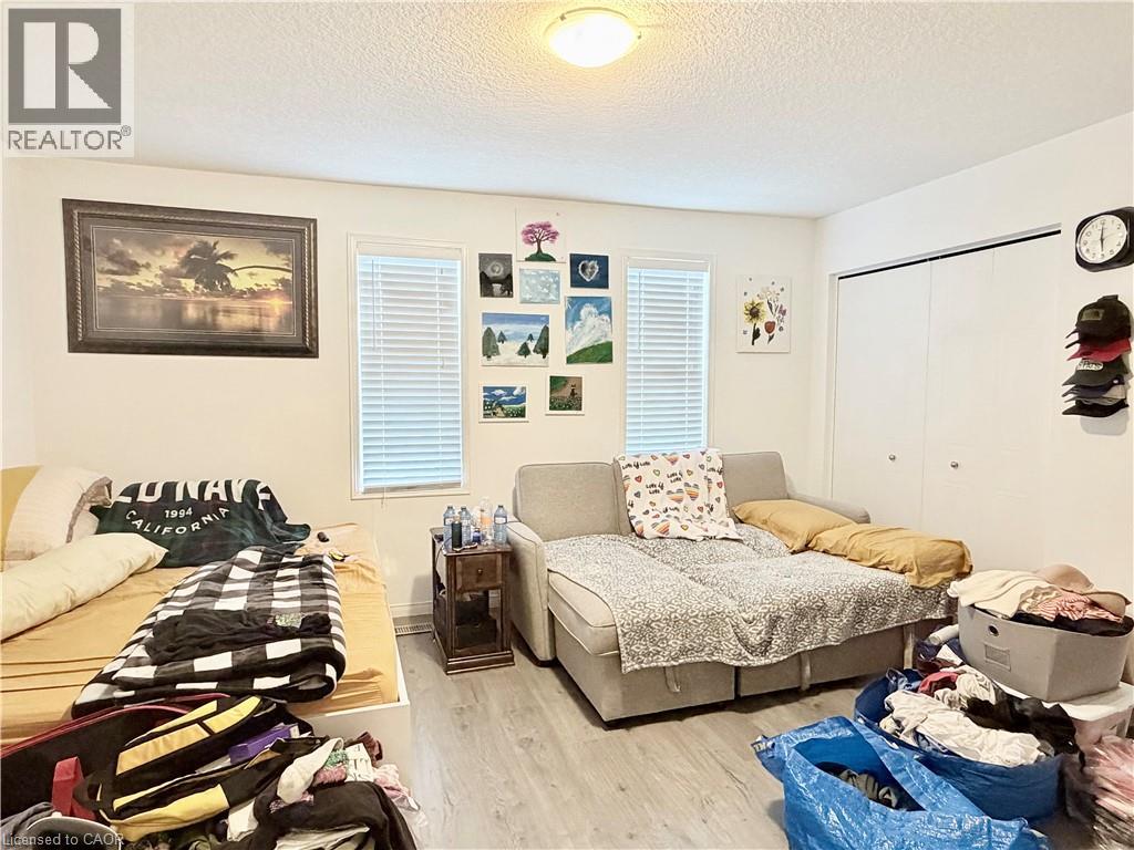 104 BROOKFIELD Crescent, Kitchener, Ontario, N2E0A7 — Photo 5