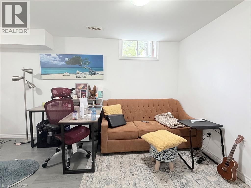 104 BROOKFIELD Crescent, Kitchener, Ontario, N2E0A7 — Photo 2