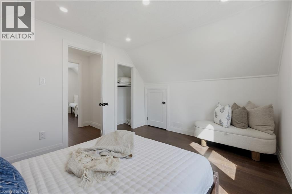 12 BEVERLY Street - 22