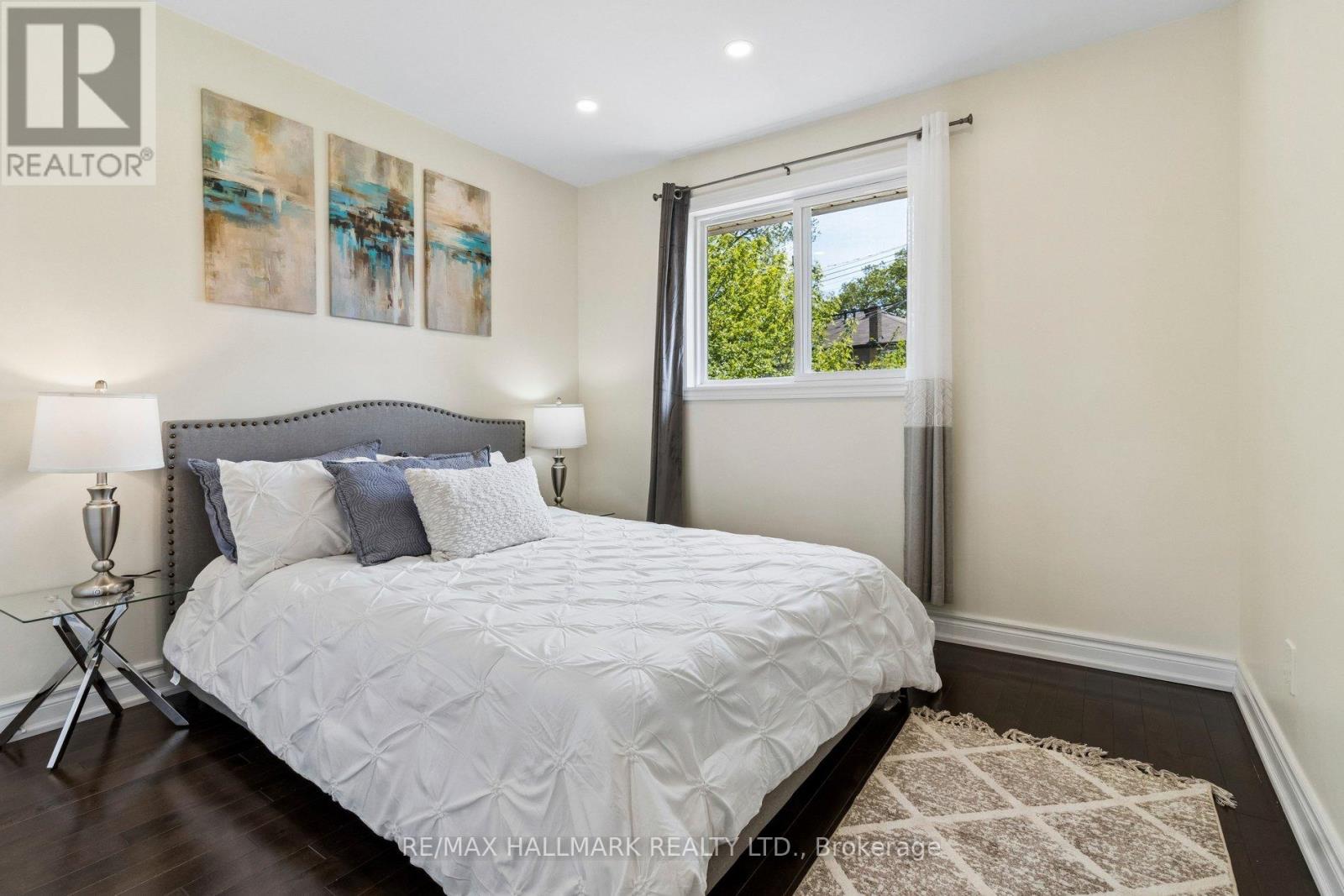 41 AURORA HEIGHTS DRIVE - 21