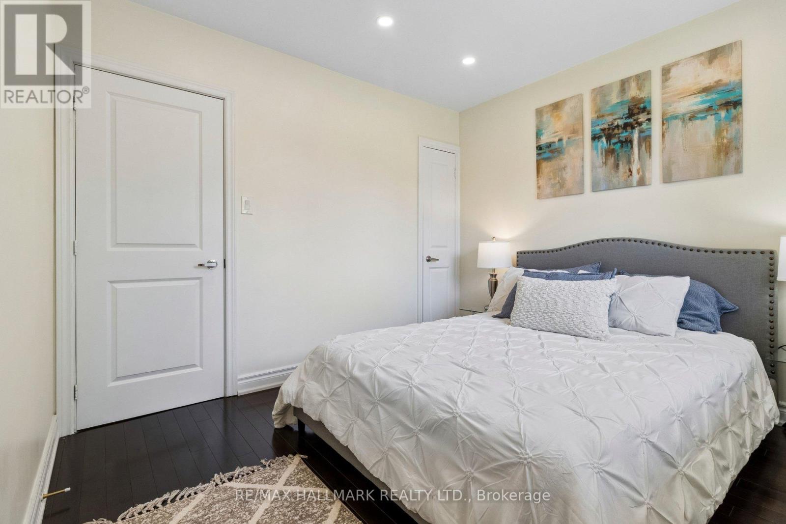 41 AURORA HEIGHTS DRIVE - 22
