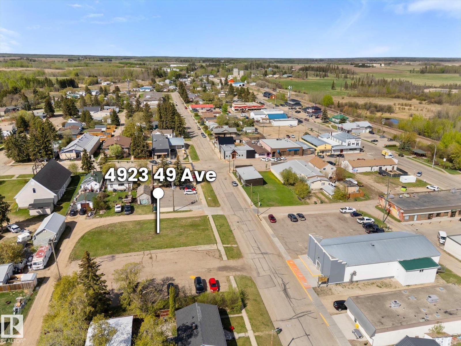 4923 49 AV - photo 5
