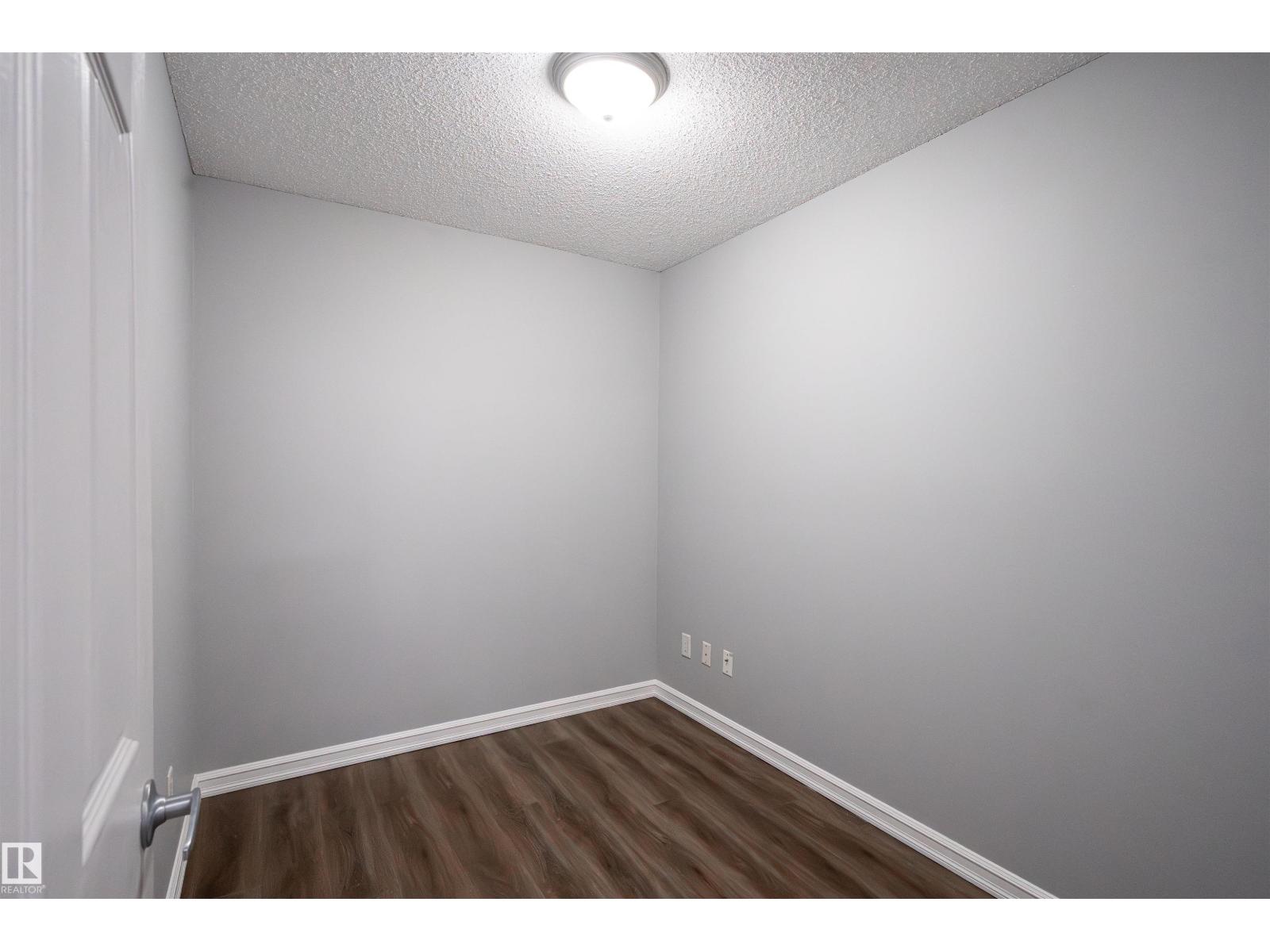 #404 4407 23 ST NW - 14