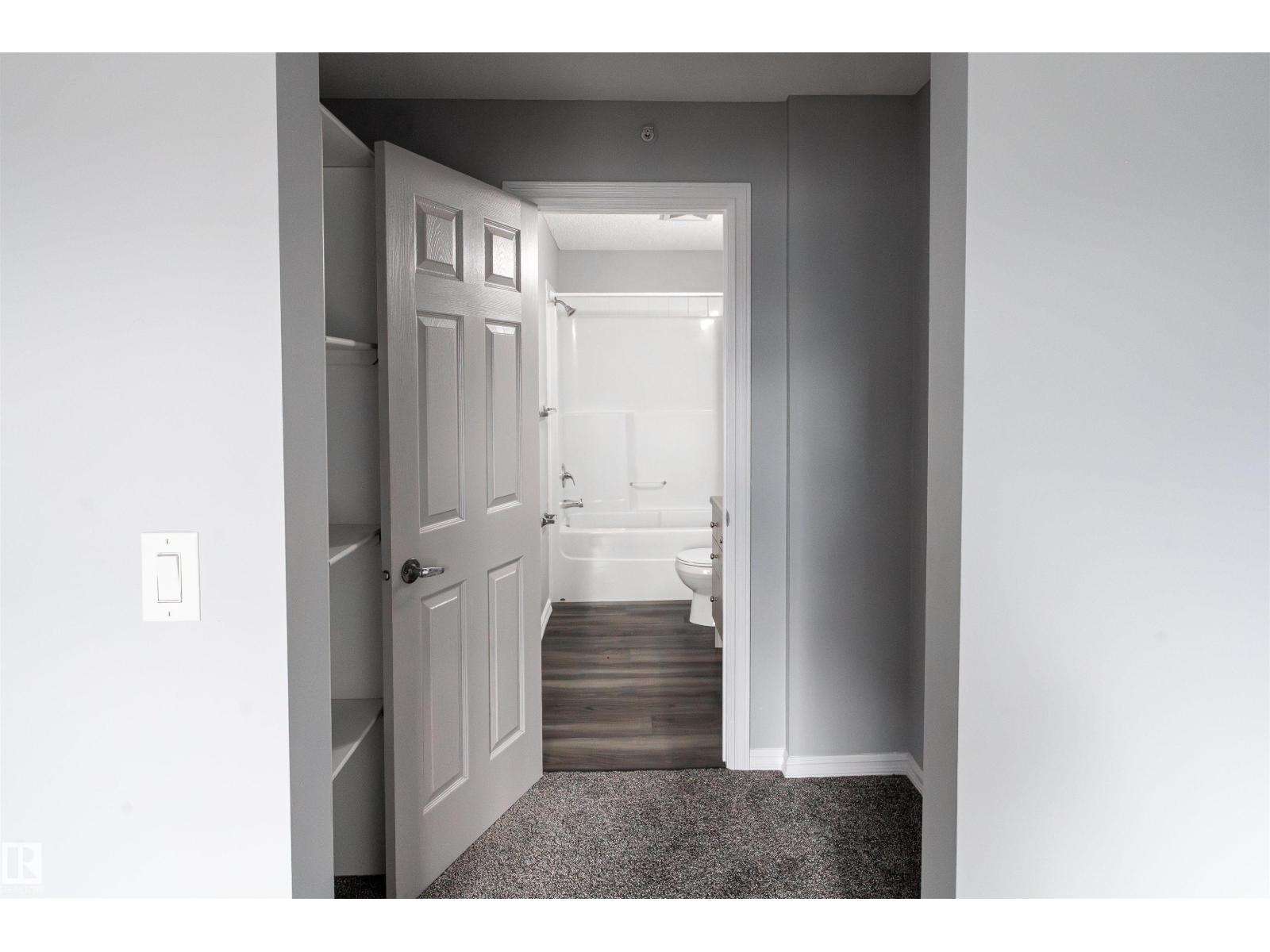 #404 4407 23 ST NW - 10