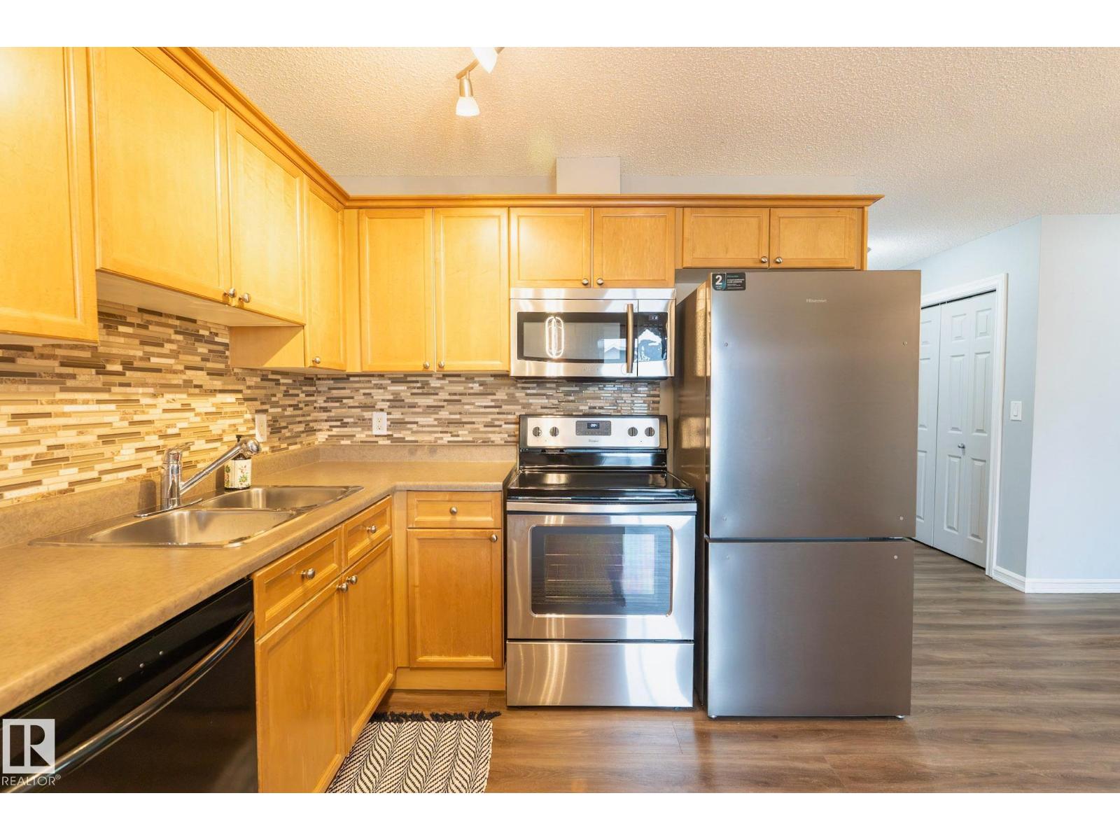 #404 4407 23 ST NW - 4