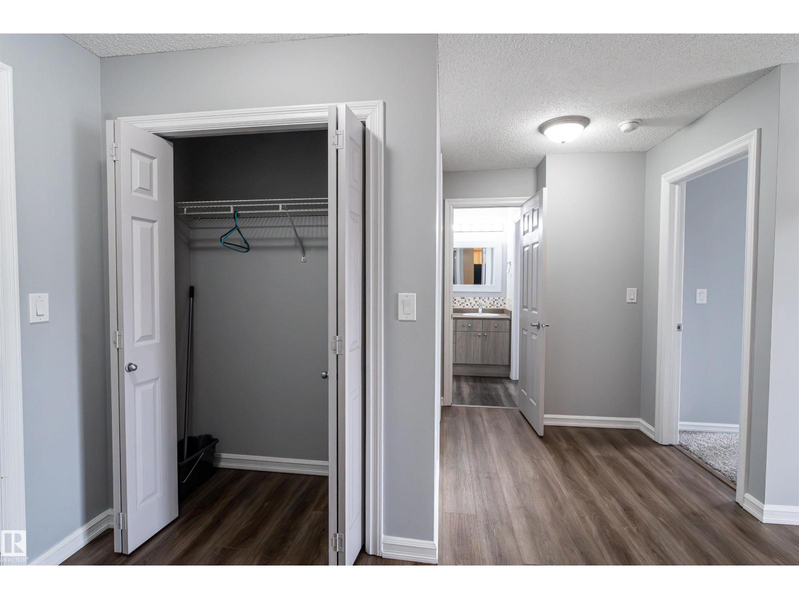 #404 4407 23 ST NW - 6