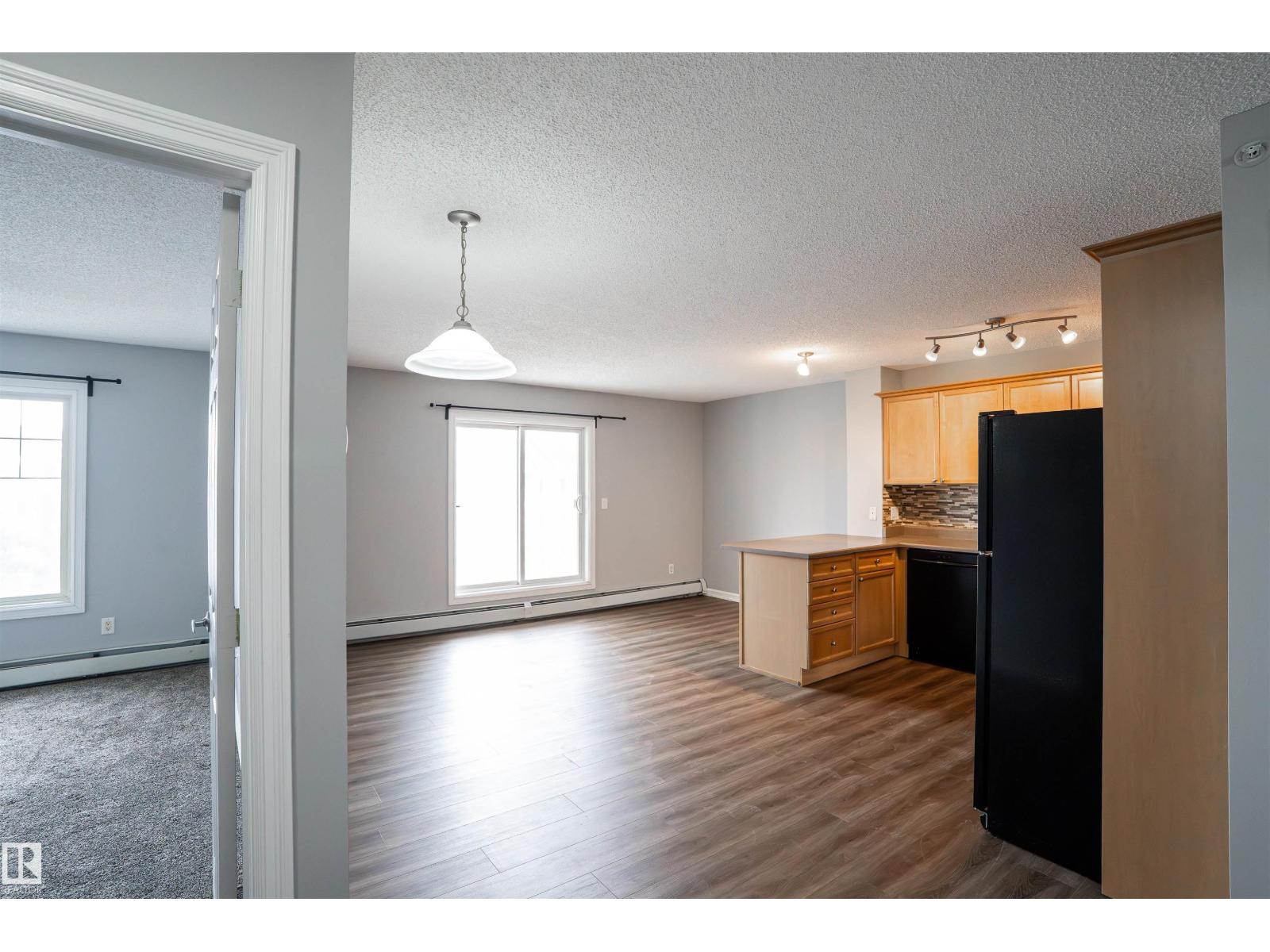 #404 4407 23 ST NW - 15
