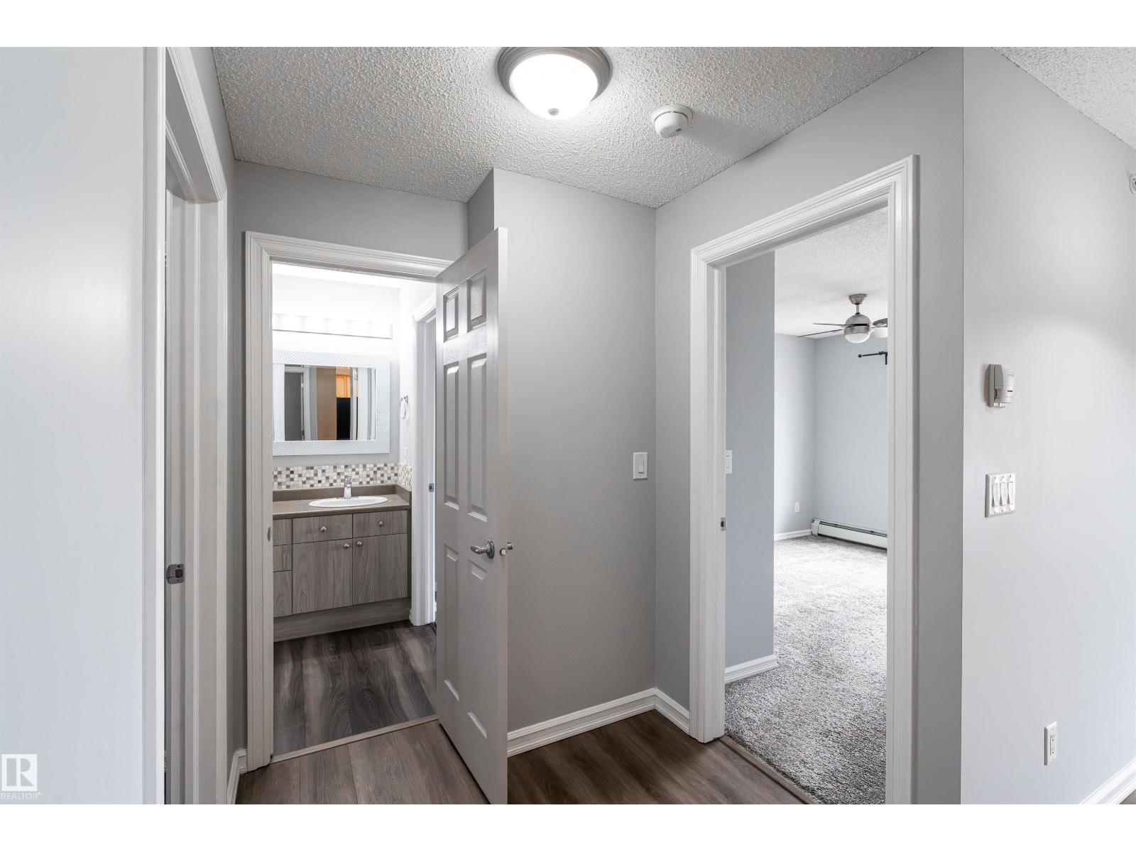 #404 4407 23 ST NW - 7