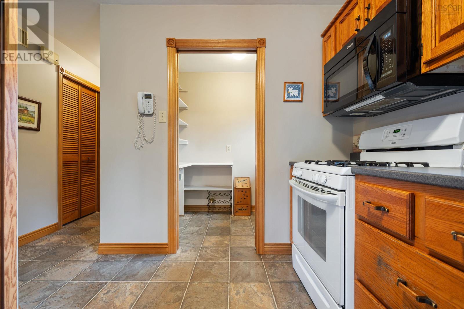 589 Greenfield Road - 21