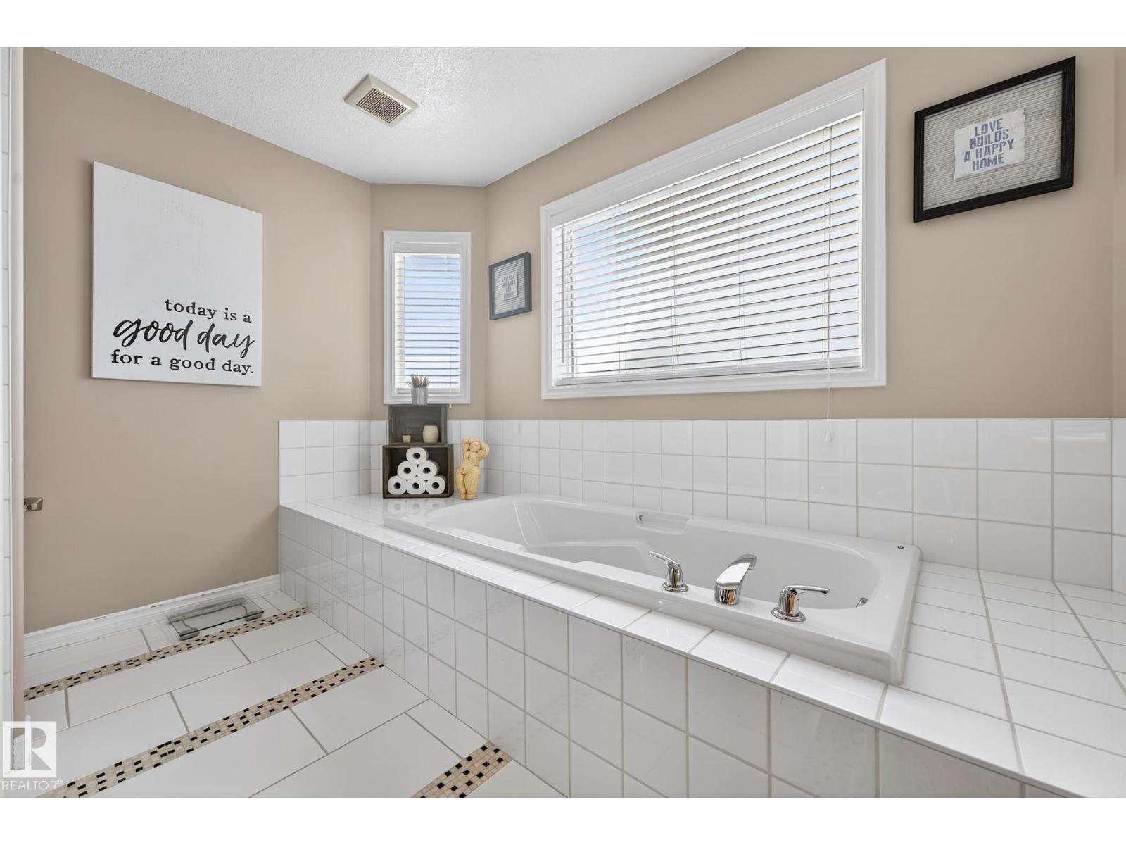 1734 63A ST SW - 31