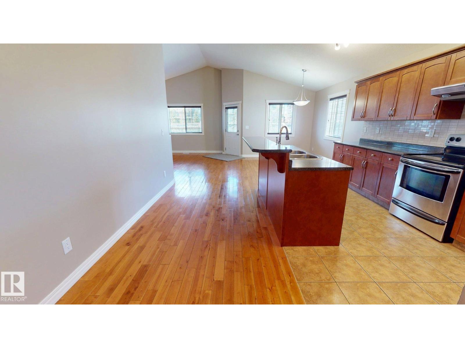 16408 49 ST NW NW - 4