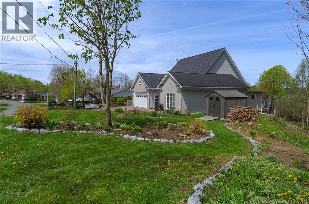 27 Sunset Crescent - 2