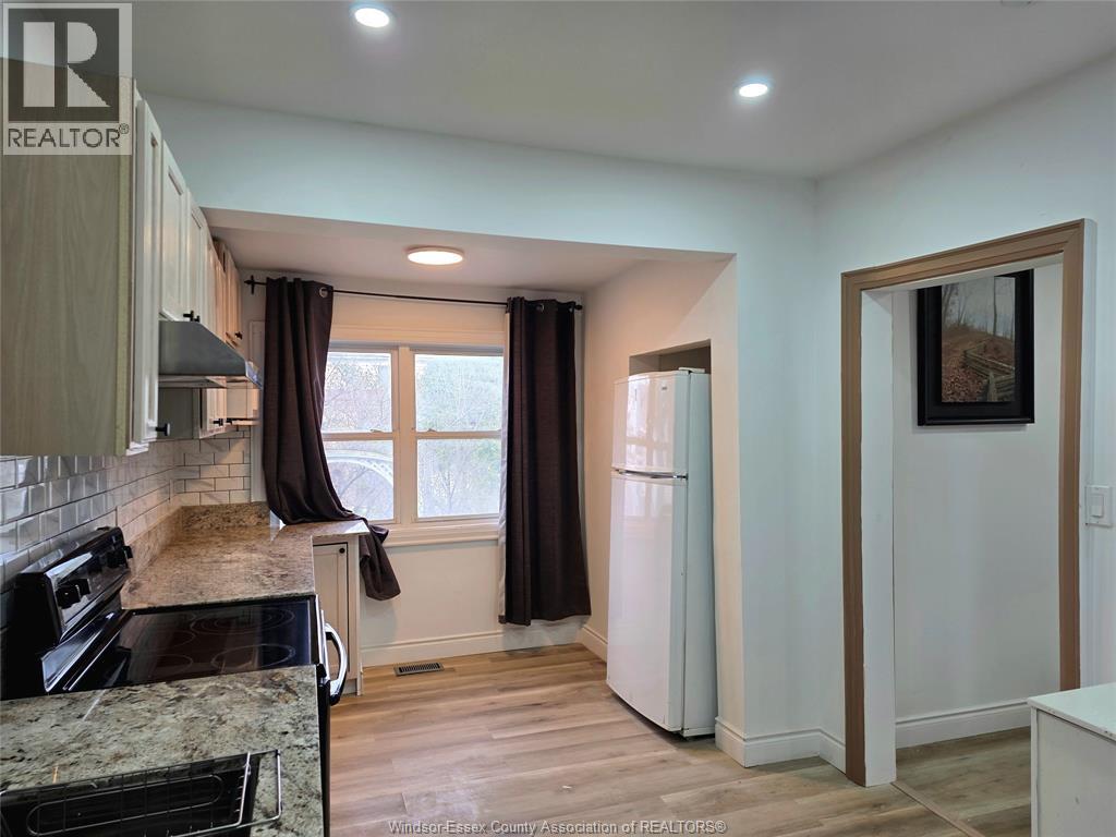 1126 LOUIS AVENUE - 10