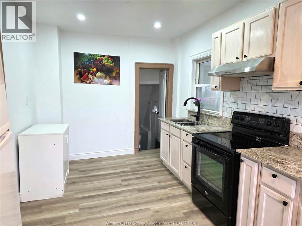 1126 LOUIS AVENUE - 11