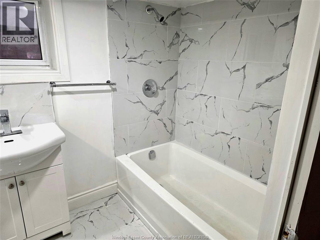 1126 LOUIS AVENUE - 13