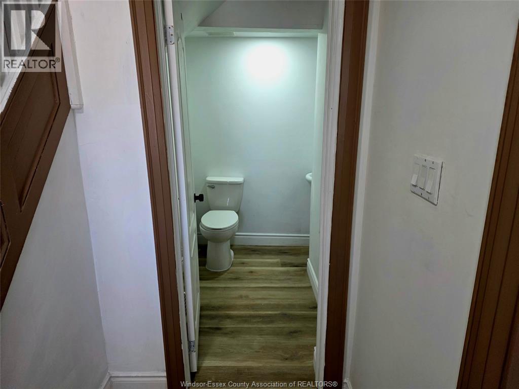 1126 LOUIS AVENUE - 14