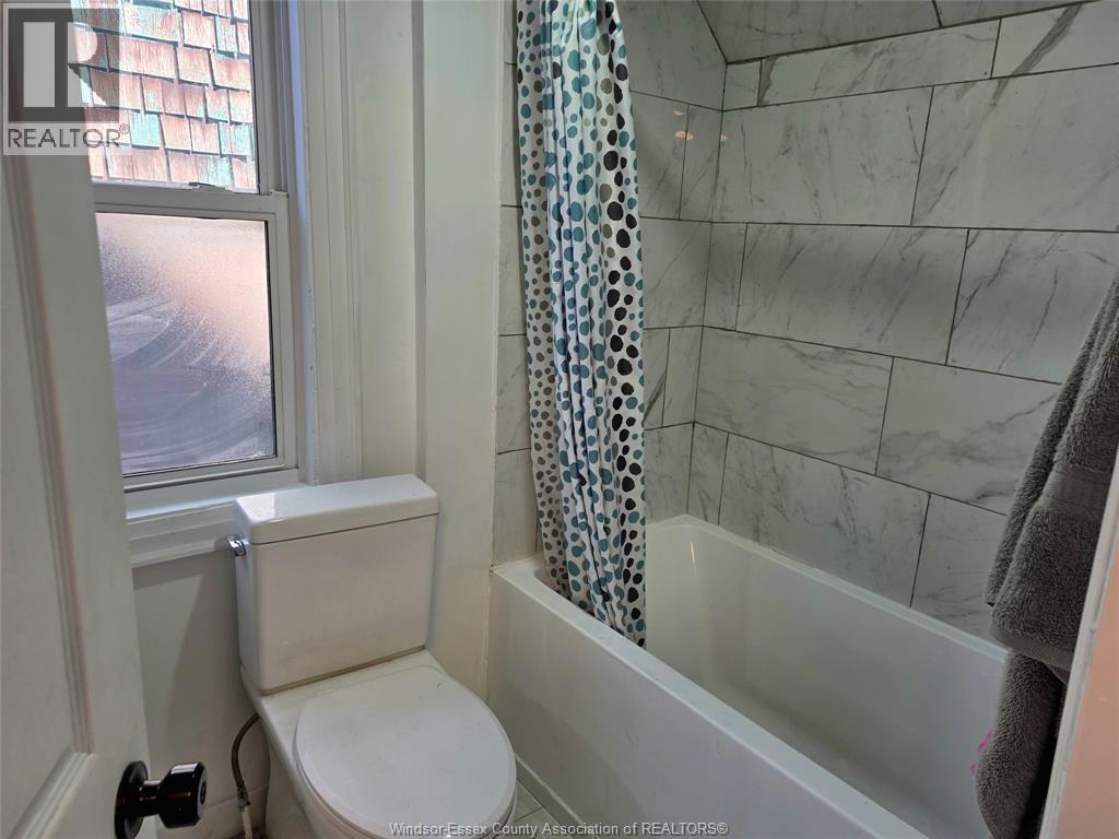 1126 LOUIS AVENUE - 16