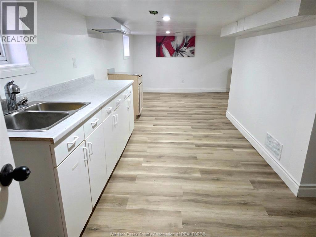 1126 LOUIS AVENUE - 28