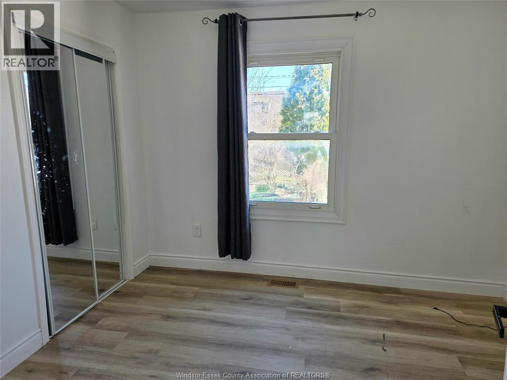 1126 LOUIS AVENUE - 29