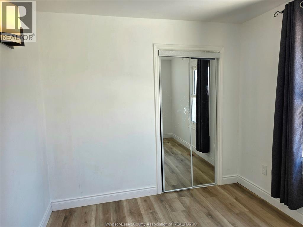 1126 LOUIS AVENUE - 30