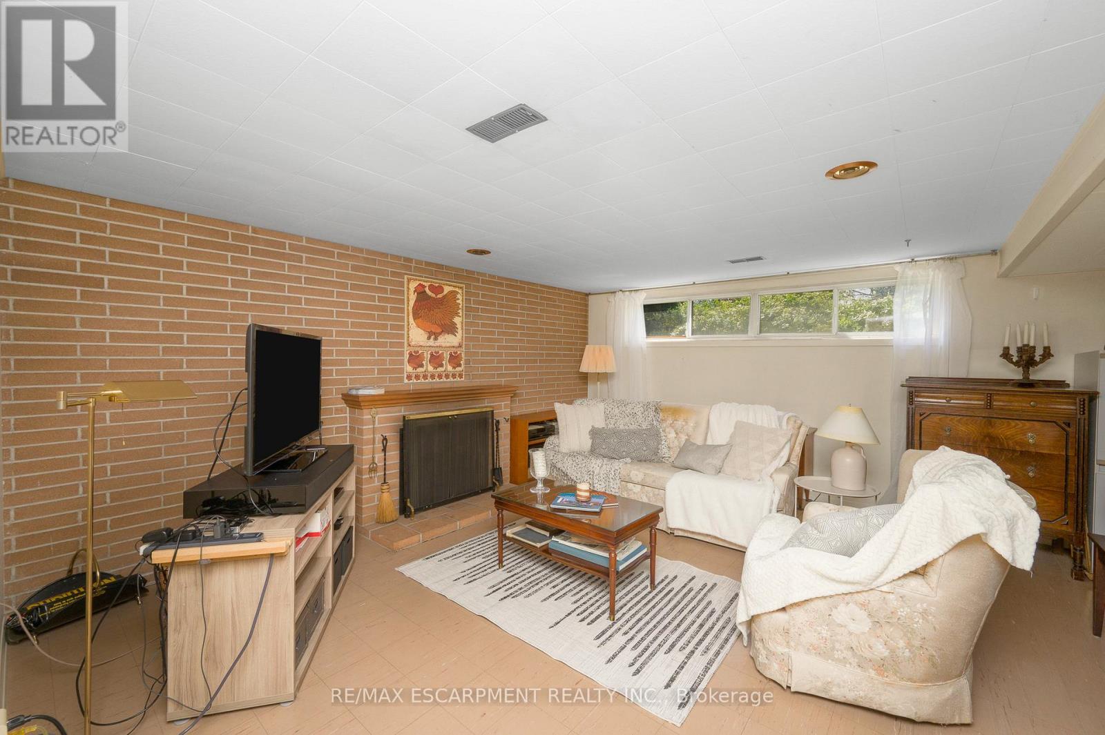 6 DEANEFIELD CRESCENT - 17